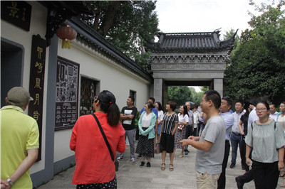 匯才動態(tài) | 開化縣文化旅游委員會、鎮(zhèn)街道旅游負(fù)責(zé)人等一行蒞臨匯才紅木參觀交流