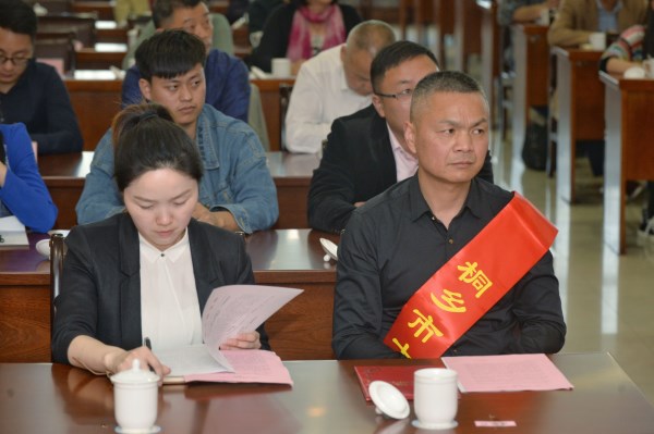 潘順明獲桐鄉(xiāng)市“十佳工匠”榮譽(yù)稱號(hào)